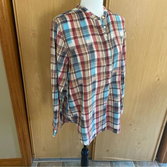 Trovata Birds of Paradis • Colour Plaid Hidden Placket Henley Blouse - Picture 10 of 12